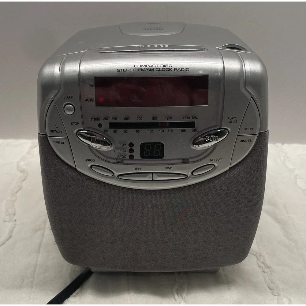 Vintage Tozaj Alarm Clock Radio ATC-884 TESTED WORKING‎